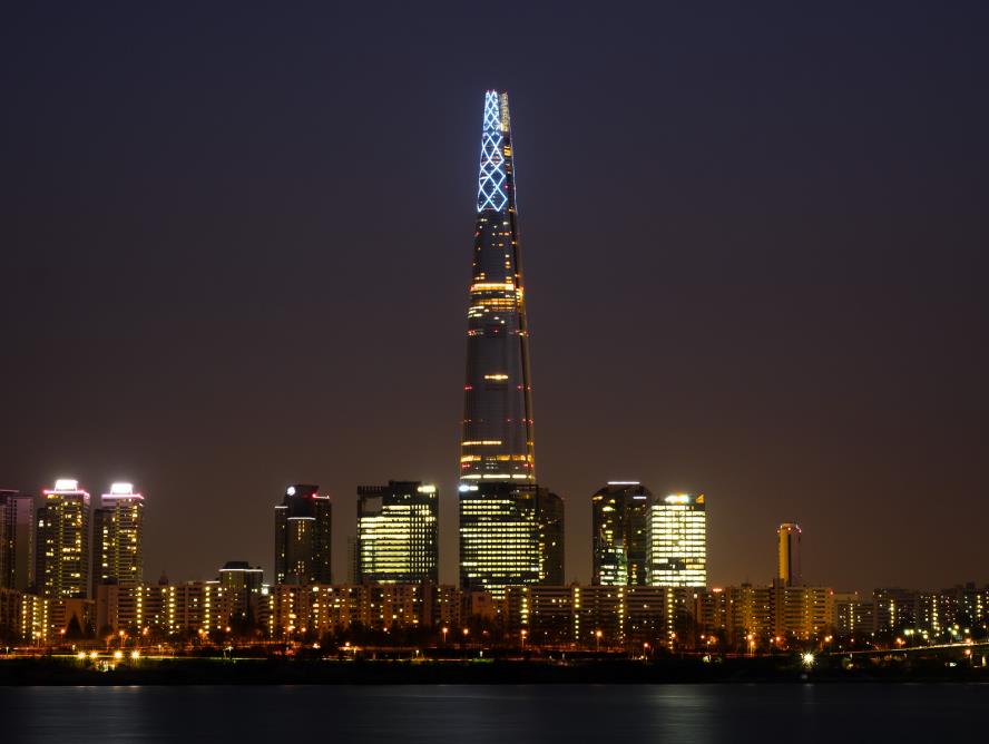Lotte World Tower seen from the Han River