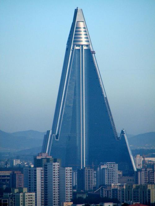 Ryugyong Hotel Facts and Information - The Tower Info