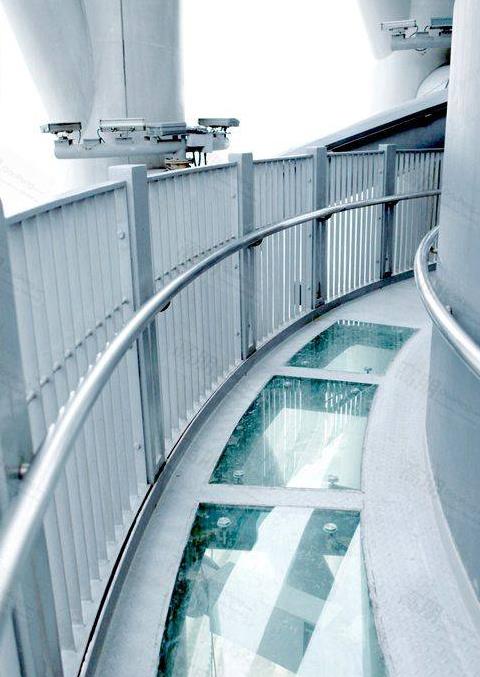 Closer view of the sky walk