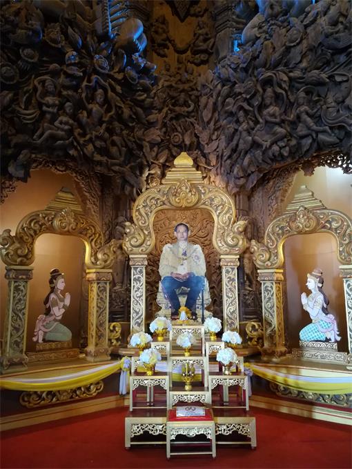 The former King of Thailand portrayed in the Sanctuary