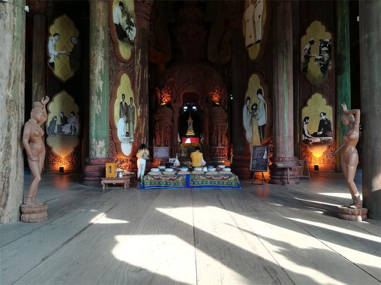 The worship area in the hall of the Sanctuary