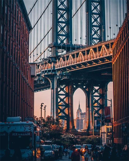 The Manhattan Bridge seen from DUMBO
