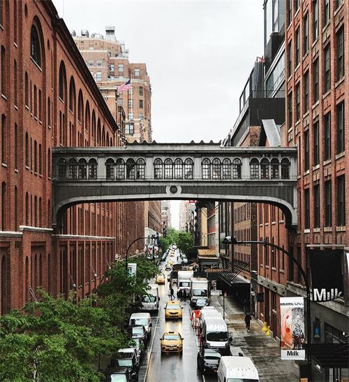 The skybridge on West 15th Street